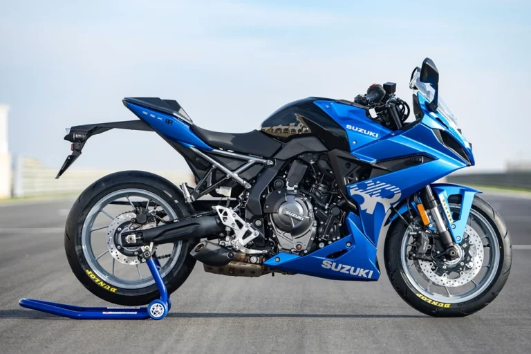 Suzuki GSX-8R स्पोर्ट्स लुक बाइक करने आ रहा है धमाल, कीमत से उड़ाया होश